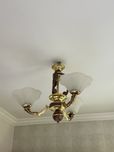 Люстра в хорошем состоянии
