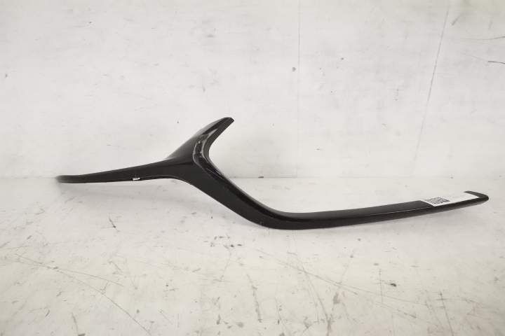 Ornament Grila Dreapta Centrala Original In Stare Buna Mazda  3 BP [20