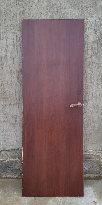 Дверь продаётся размер 2 м 70