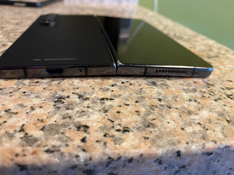 V/S Samsung Fold 4