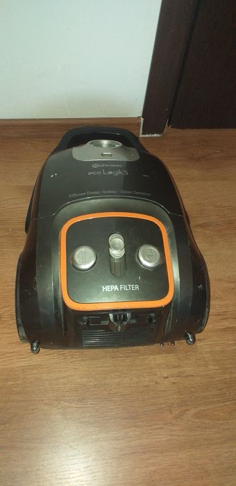 Aspirator Rohnson cu Sac 700W A+