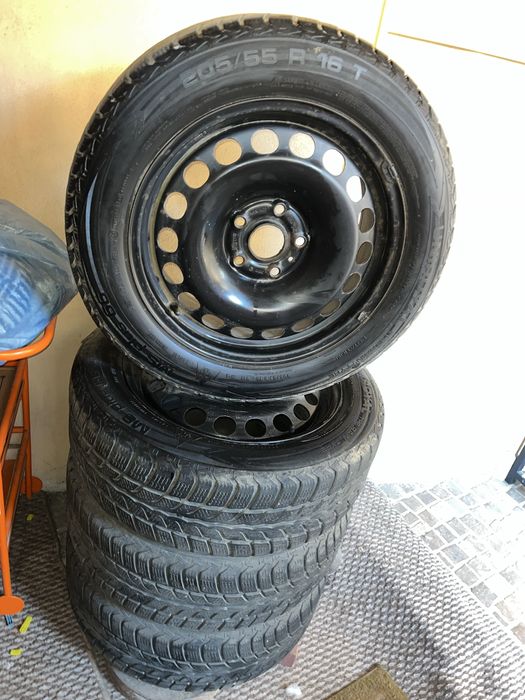 Jante de otel r16 cu anvelope de iarna uniroyal 205/55 r16