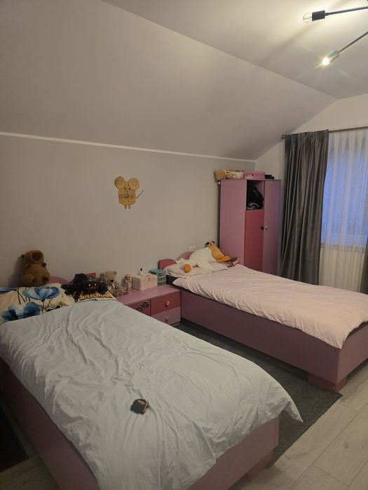 Vand mobila din MDF+PAL ideala pentru fetite,tot ce se vede in poze.