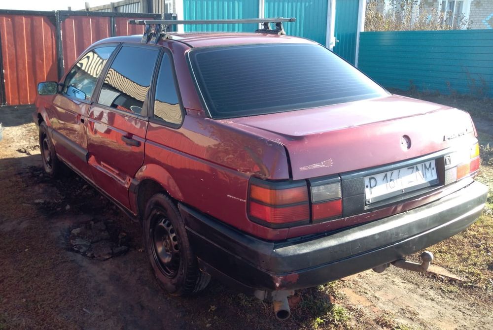 Продам Фольксваген Пассат б3 1990 года выпуска.  Инжектор 1.8 объем...