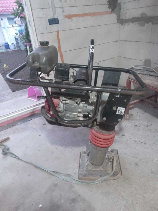 Mai compactor benzinar perfect pentru șantier