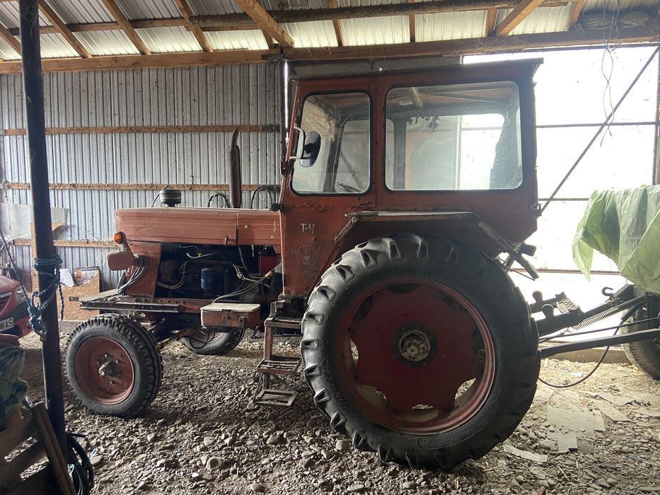 Tractor de vanzare si utilaje