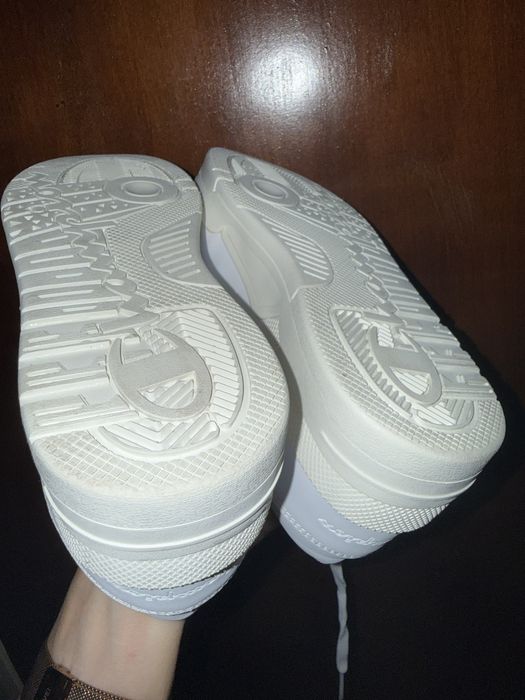 Champion adidasi noi 39 pret 80 ron