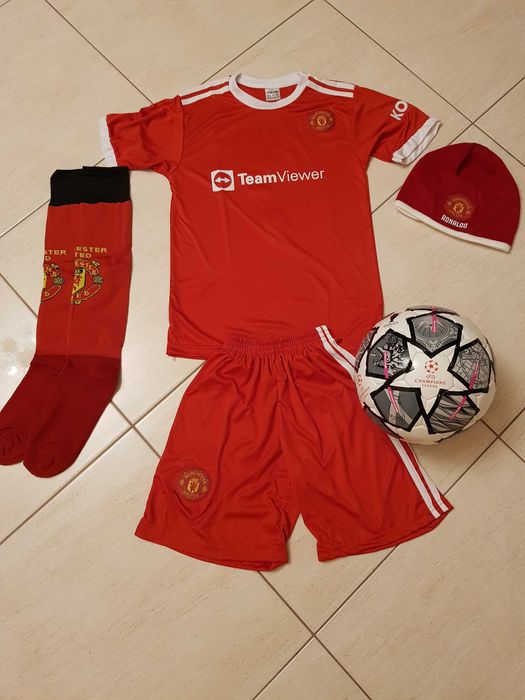 Роналдо Екип + Калци + Шапка + Топка ПРОФЕСИОНАЛ 115лв !!! НОВО!