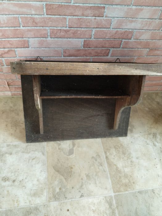 Дървена етажерка!