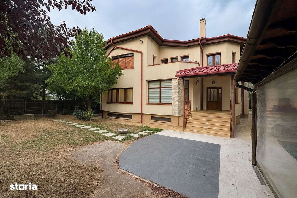 Vilă  deosebită D+P+1E+P/  garaj/curte/ Iancu Nicolae