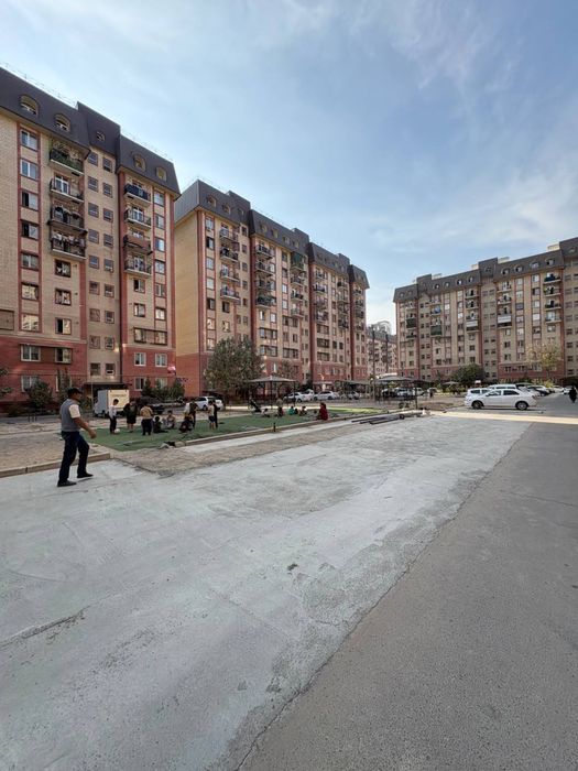 Продается 3-комнатная квартира в новостройке в Яшнабадском районе.