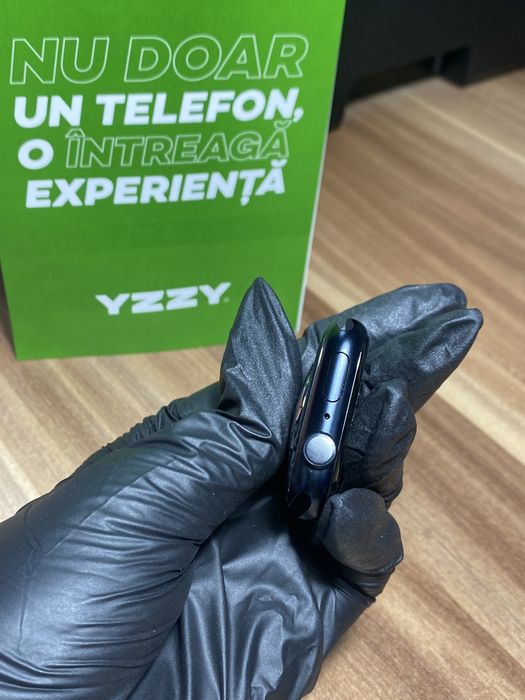 Apple Watch Seria 8 / 45 mm / GPS / Midnight Aluminium