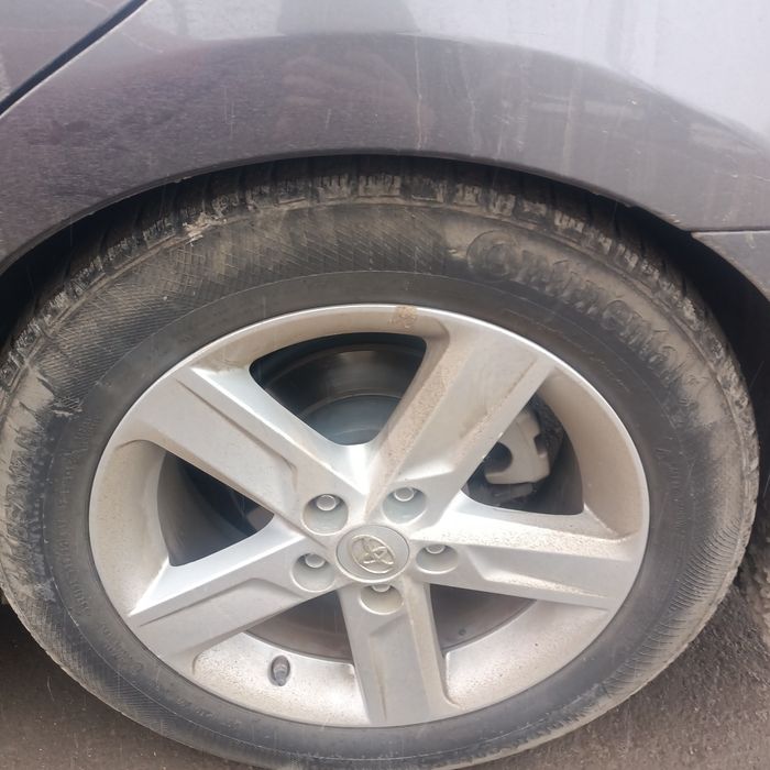 Продам шины всесезонка камри 50