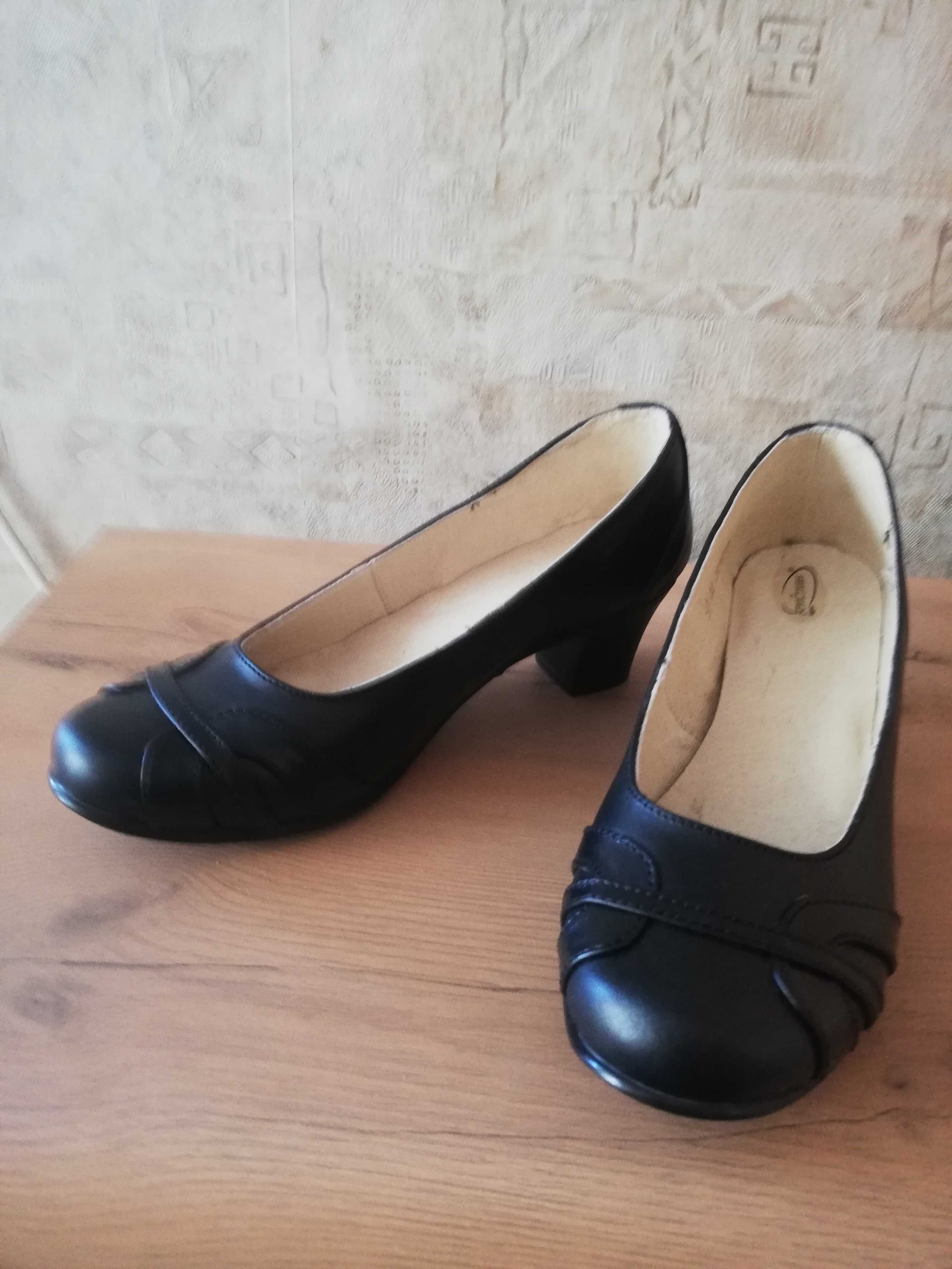 Черни нови дамски обувки „Кристиян Шуус“ от естествена кожа №41