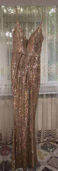 Vand rochie de ocazie aurie