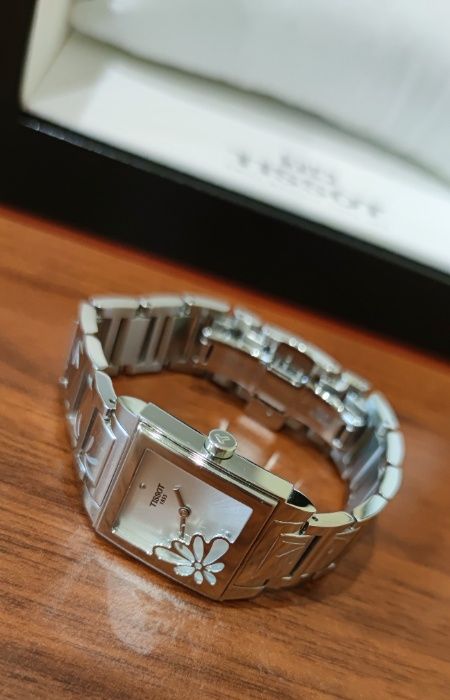 Дамски часовник TISSOT fabulous garden