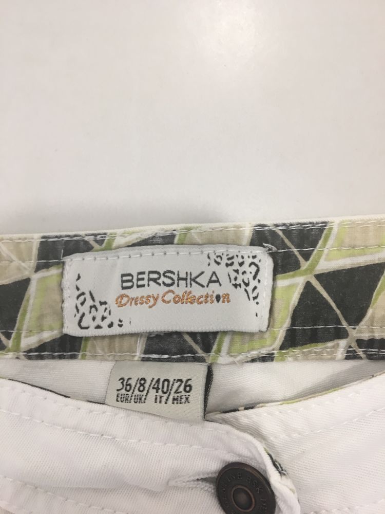 Къси панталонки Bershka