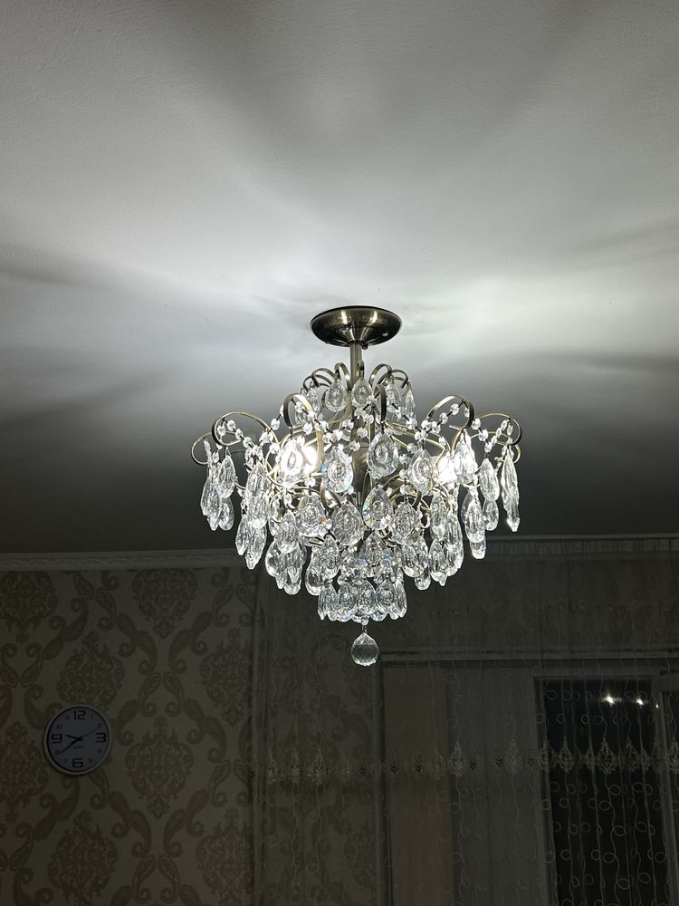 СРОЧНО продам люстру