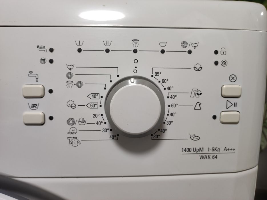 Пералня Bauknecht 1-6 kg A+++ 1400 оборота Slim, употребявана.