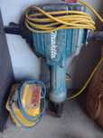 Ciocan demolator Makita HM1810