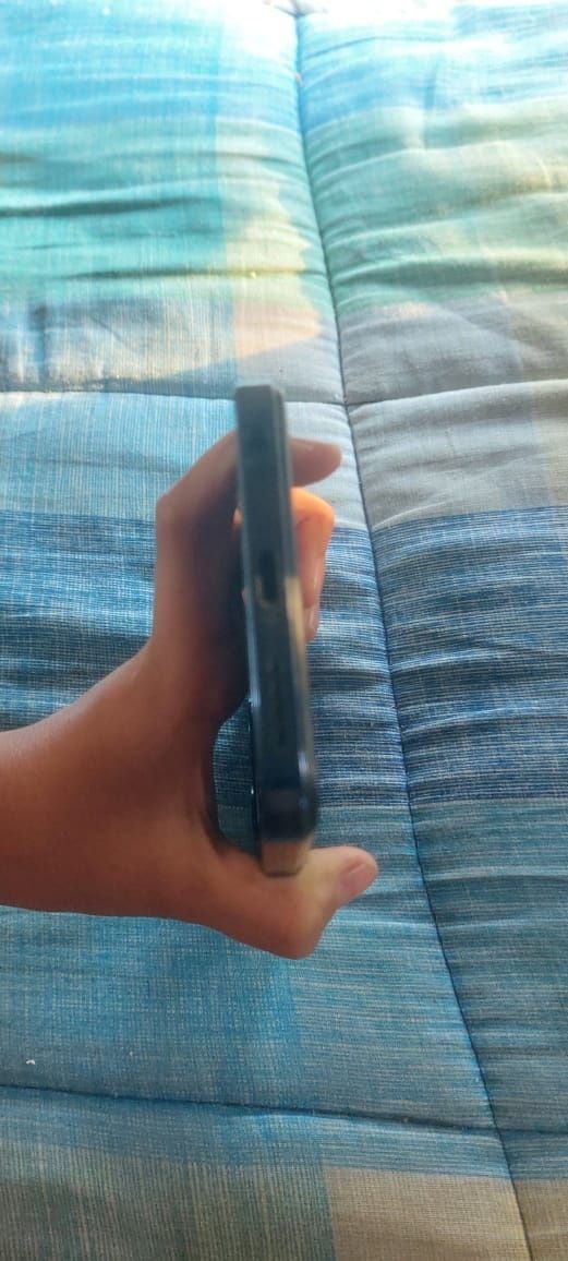 Продам infinix hot 40i телефон комплекта нет только чехол