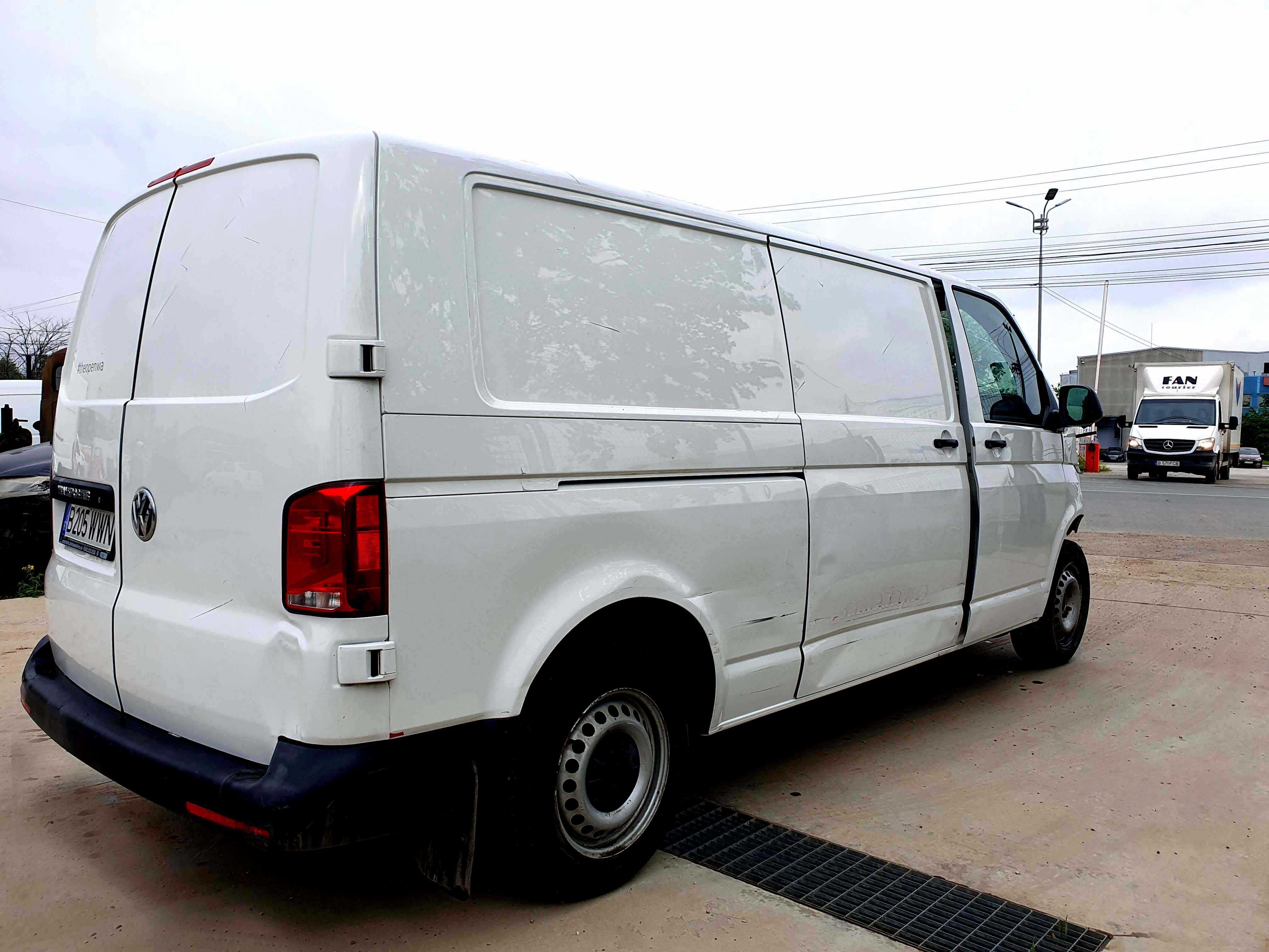 VW Transporter, T6, 2020, motor 2.0 tdi, Aer Conditionat - avariat