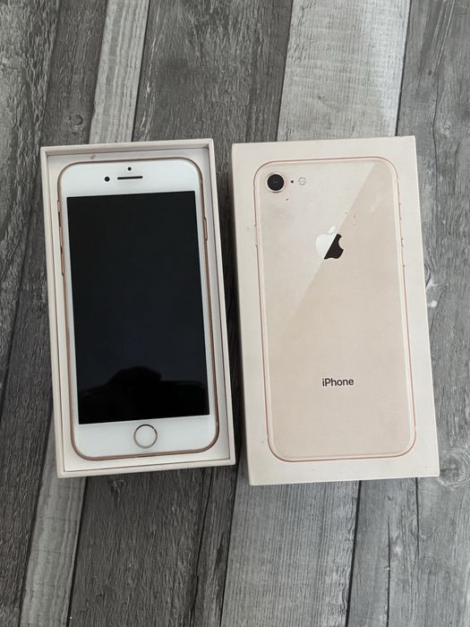 Vand iphone 8 rose impecabil ca nou