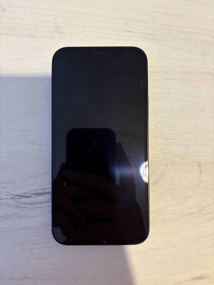 IPhone 12 64gb.