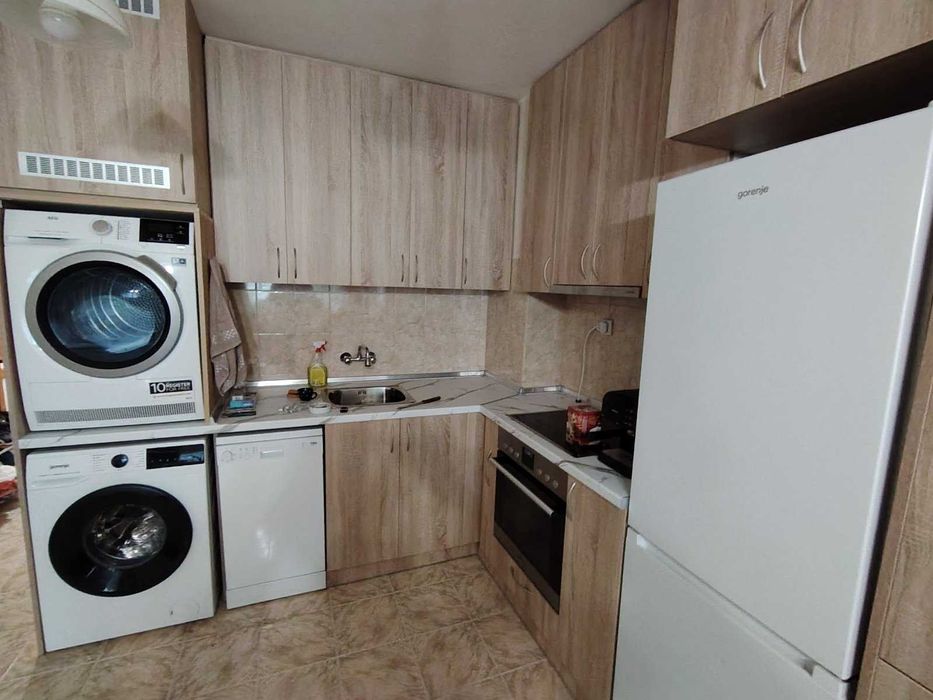 Кухн.обзавеждане,4гардероба /дъб сонома/