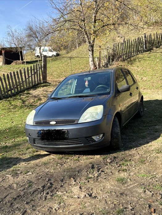 Vând Ford Fiesta
