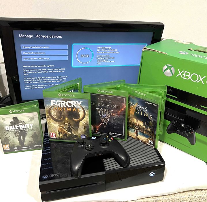 Consolă Xbox ONE, 500GB, o maneta, 4 jocuri!