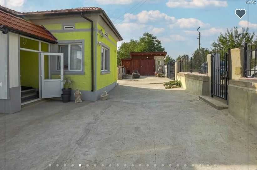 Продава се 90 м2 реновирана къща с 3000 м2 двор, на 18 км от гр Тервел