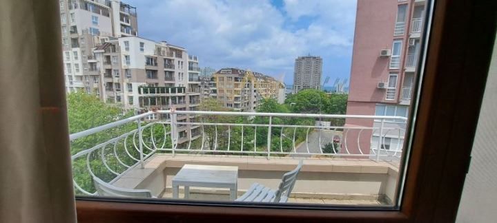 Продава се Едностаен апартамент в Бургас, Лазур - 30 кв.м за 2634 €/кв.м - Снимка #5