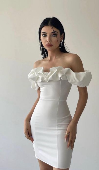 Нежное белое платье