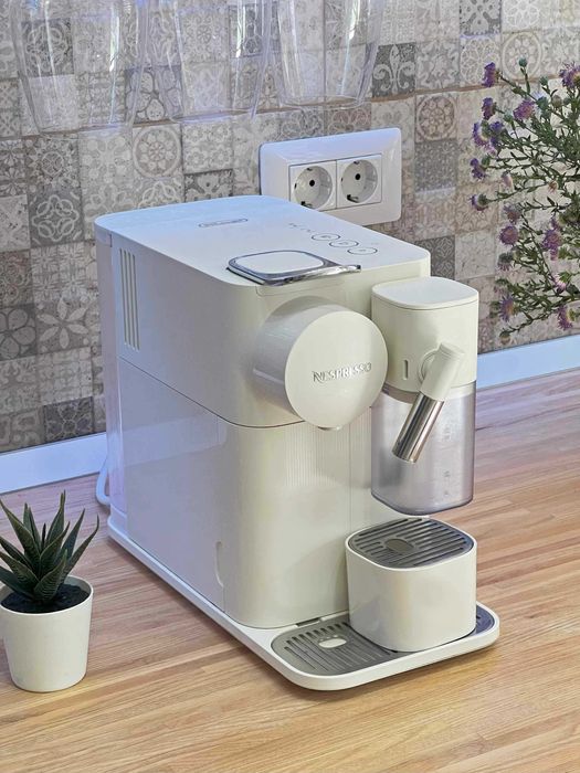 Espressor Delonghi Lattissima One Nespresso