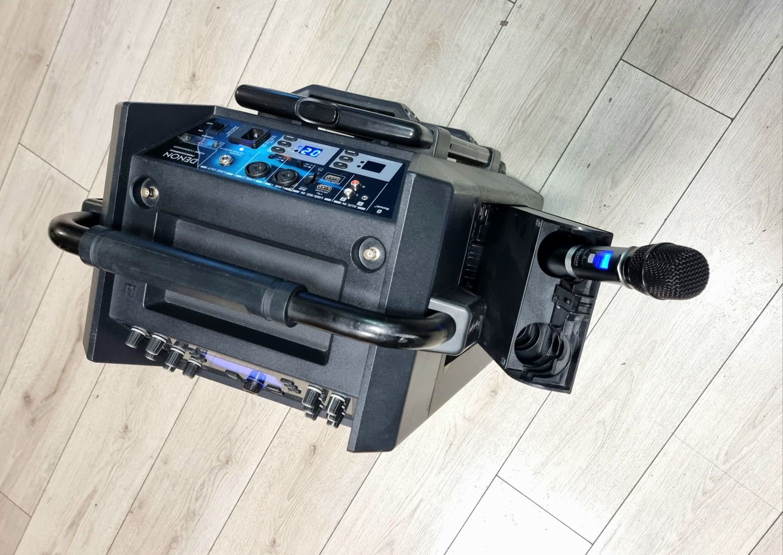 Amanet F28: Boxa activa portabila Denon Audio Commander