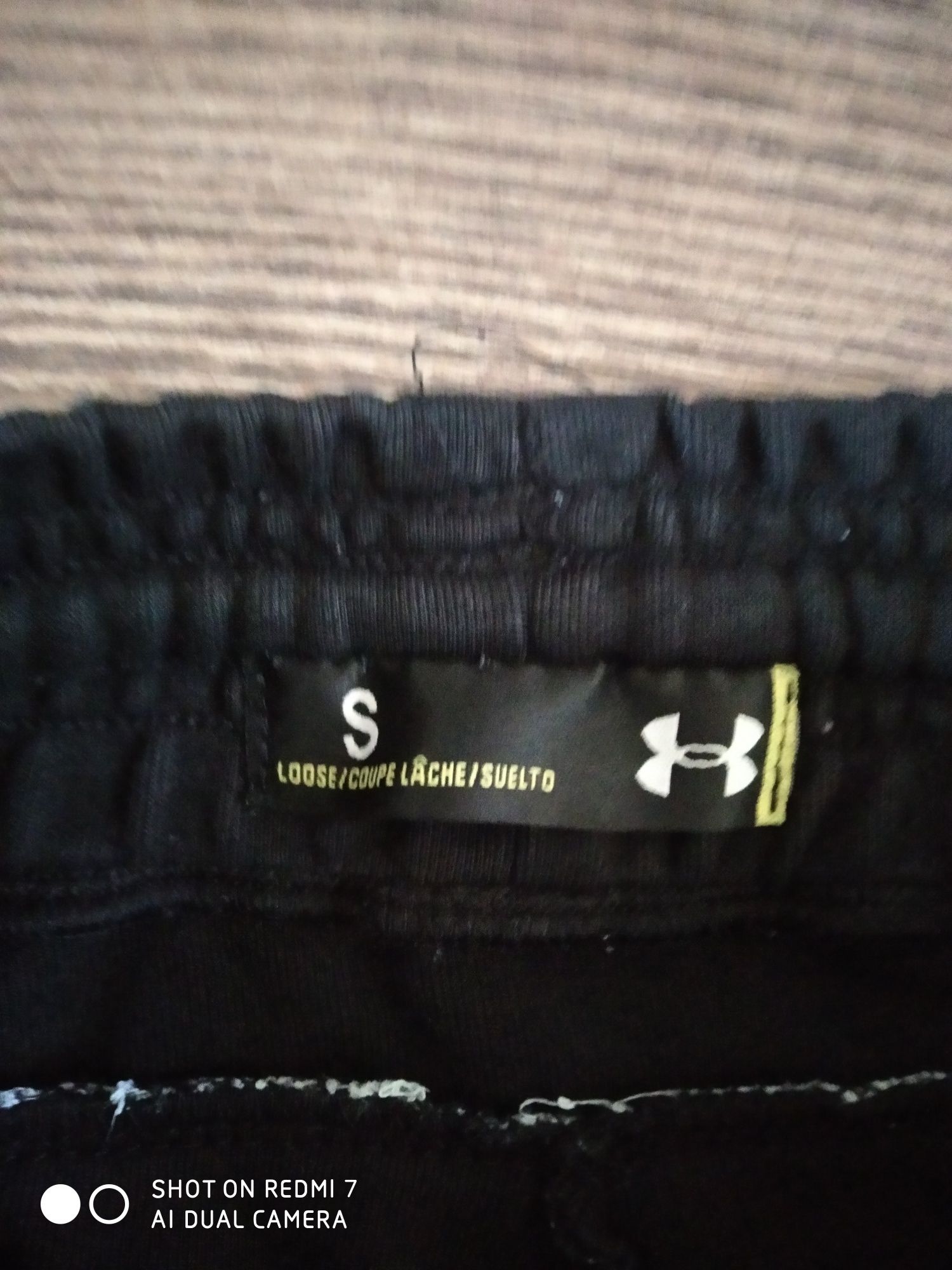Екип UNDER ARMOUR,Горници NIKE цена 40лв НАМАЛЕН 30лв