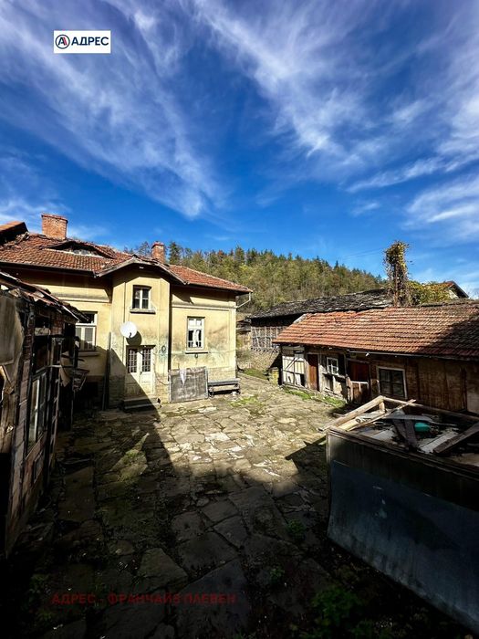 Къща в Ловеч, област-с.Дълбок дол площ 72 цена 32211