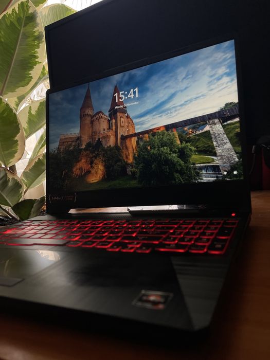 Vand laptop asus tuf a15 gameing ryen 5 7000 series 16 gb ram ssd 512