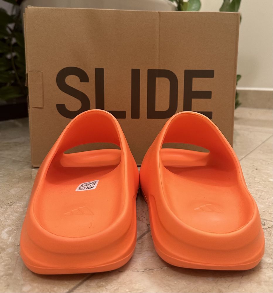 Yeezy slide Orange Marimea 42 lichidare de stoc