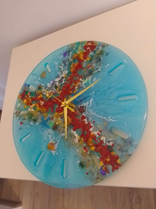 Ceas de perete din rasina epoxy