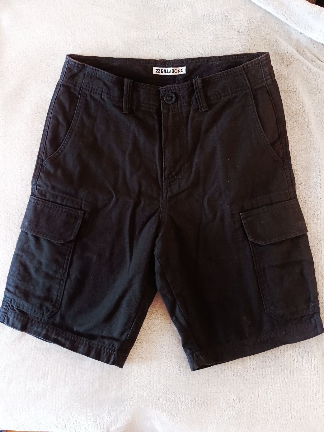 Billabong pantaloni scurti marimea 28