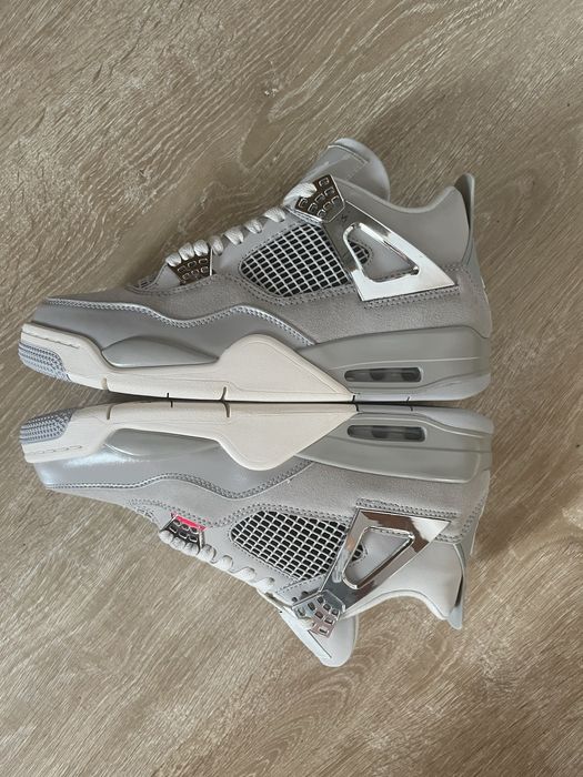 Jordan 4 frozen