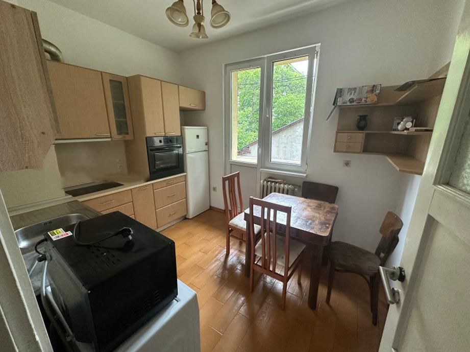 Дава се под наем Тристаен апартамент в София, Зона Б-19 - 80 кв.м за 649 € - Снимка #2