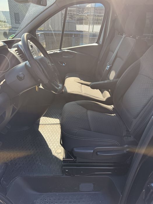 Opel Vivaro 8+1 locuri lung,factura