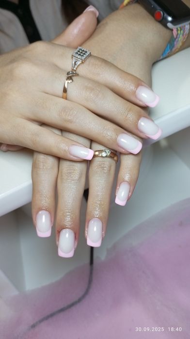 Маникюр и педикюр с покрытием шелак