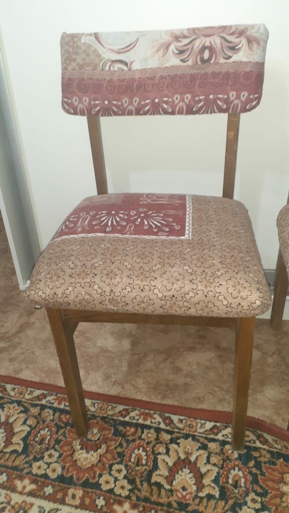 Продам 2 стула, состояние среднее