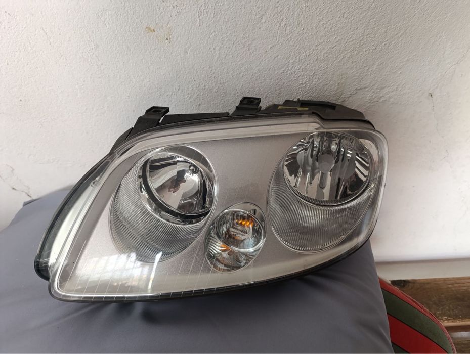 Ляв фар за VW Caddy 2005-2010