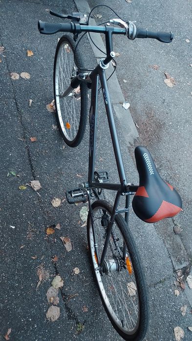 Bicicleta de strada cu suspensie si viteze in butuc SRAM