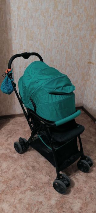 Продам коляску Joie